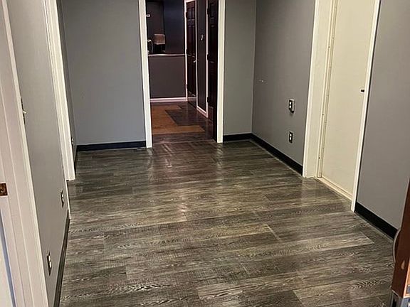 3rd image of 107 W Main St