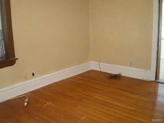 4th image of 3019-3021 Magnolia Ave