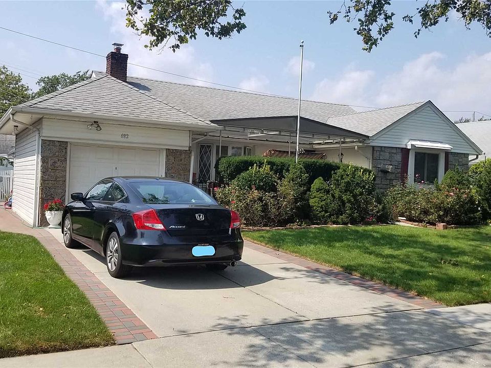 1st image of 682 Crans St