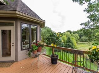 17 Knoll Rd, North Oaks, MN 55127