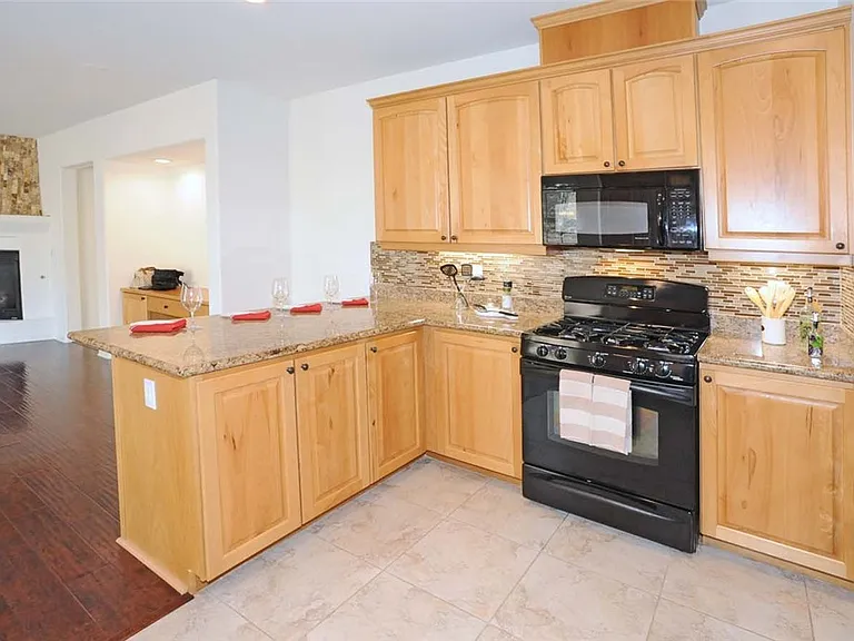 1020 Via Latina St — Photo 10