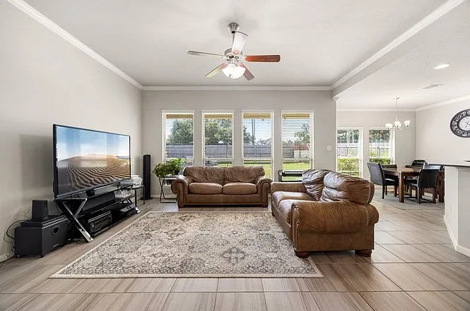 5804 Blackstone Dr — Photo 6