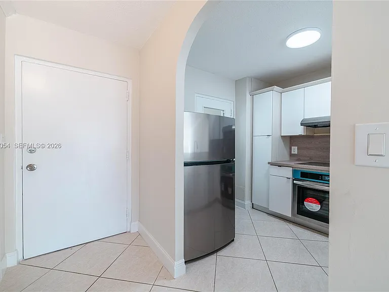 2555 NE 11th St #310 — Photo 10