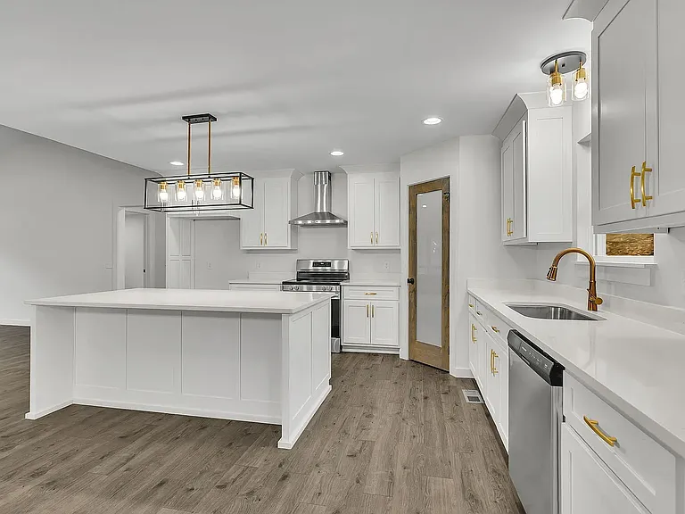 88 Amos Cir — Photo 4