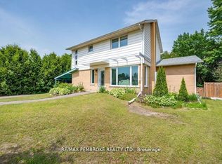 13 Highland Cres, Deep River, ON K0J1P0