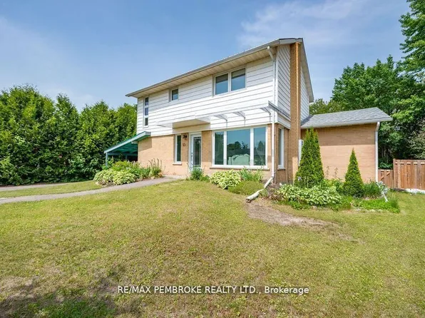 13 Highland Cres, Deep River, ON K0J 1P0