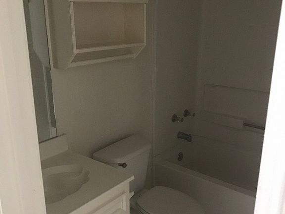 4th image of 2103 Kimberly Ln APT 1