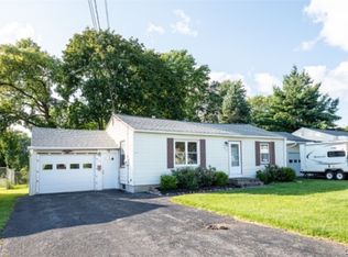 205 Hanover Ave, Liverpool, NY 13088