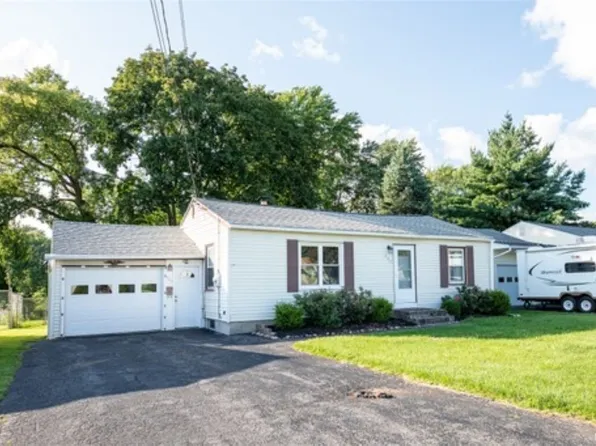 205 Hanover Ave, Liverpool, NY 13088