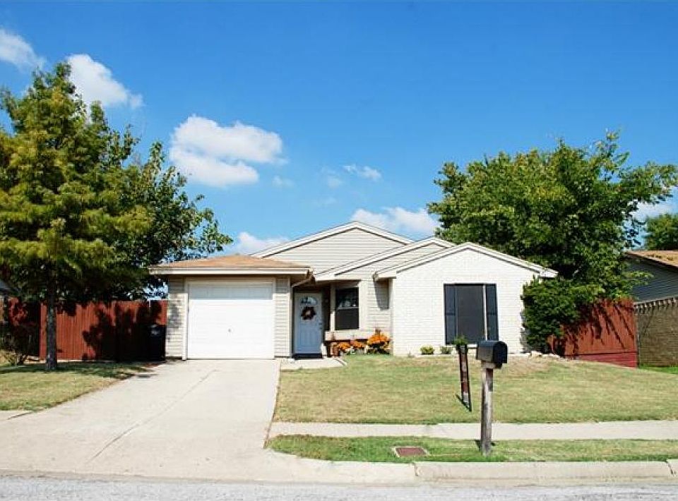 1st image of 4241 Pepperbush Dr