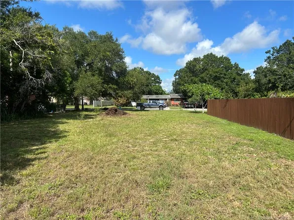 906 S 17th St, Fort Pierce, FL 34950