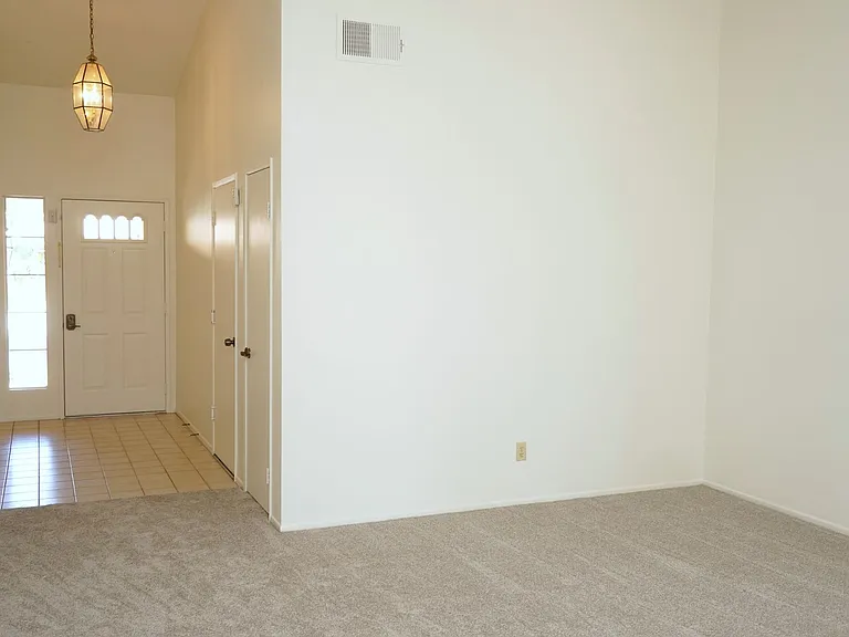 1366 Fairway Oaks Ave — Photo 4