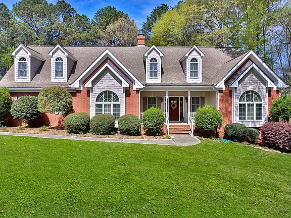 3rd image of 1935 Streamwood Dr