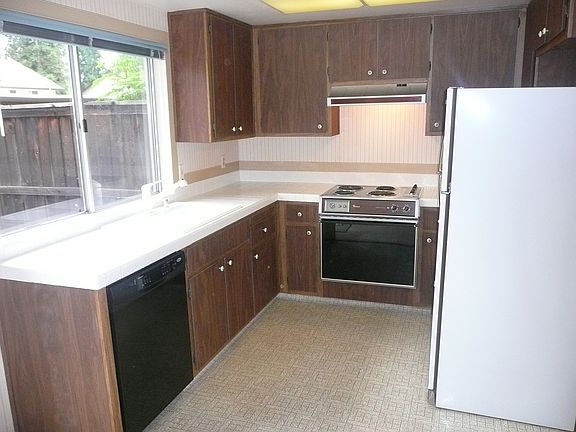 4th image of 4008 Oak Villa Cir