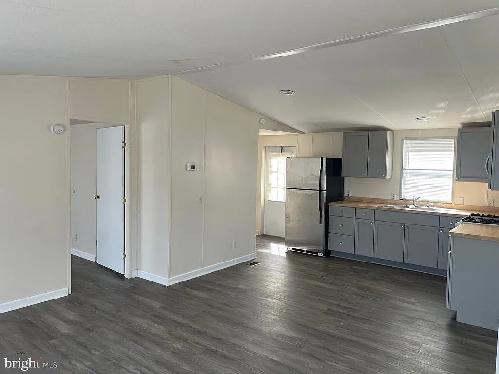 3 bed, 2.0 bath, $1,550 — Photo 3