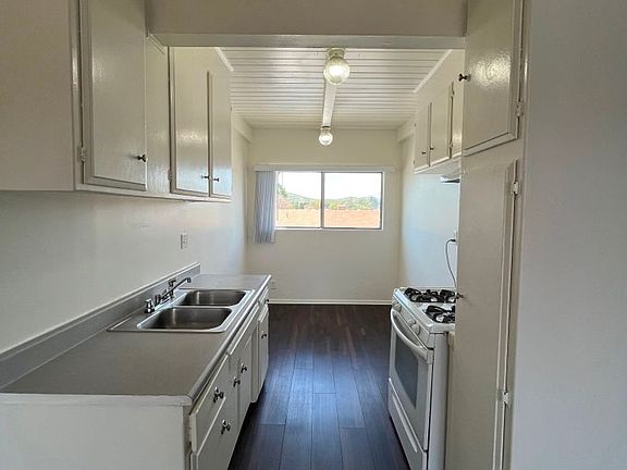 5th image of 911 Ventura Ave #6