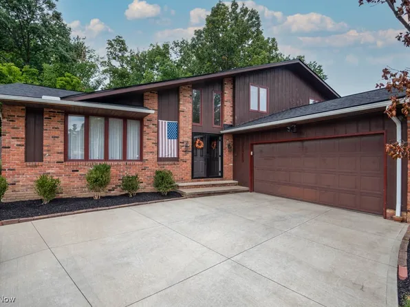 7860 Cresthill Dr, Seven Hills, OH 44131