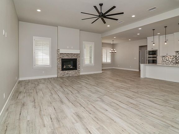 5th image of 1111 Cooper Dr