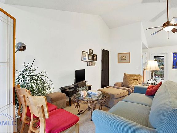 5th image of 120 Four Oaks Ct