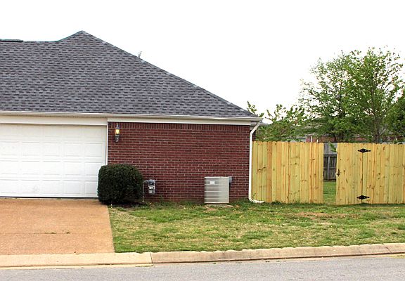 New street side wood fence