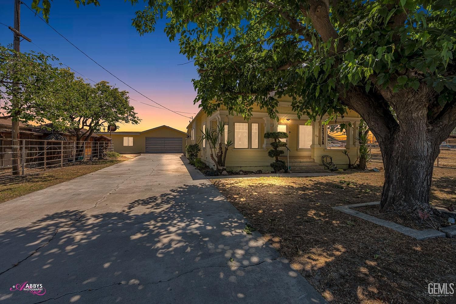 Uri/3 12736 Eberle Rd, Bakersfield, CA 93313 | Zillow
