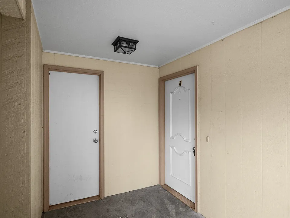 Building Photo 5