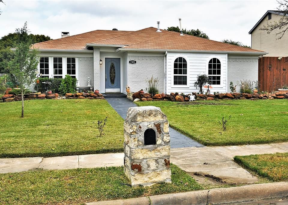 Welcome to 1923 Avignon Ct.
