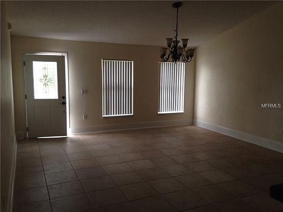 3rd image of 32 Dorset Dr