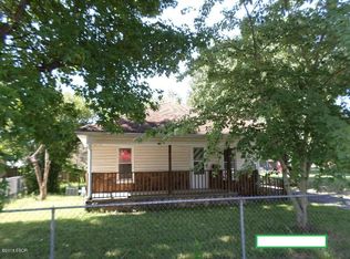 710 E 8th St, West Frankfort, IL 62896