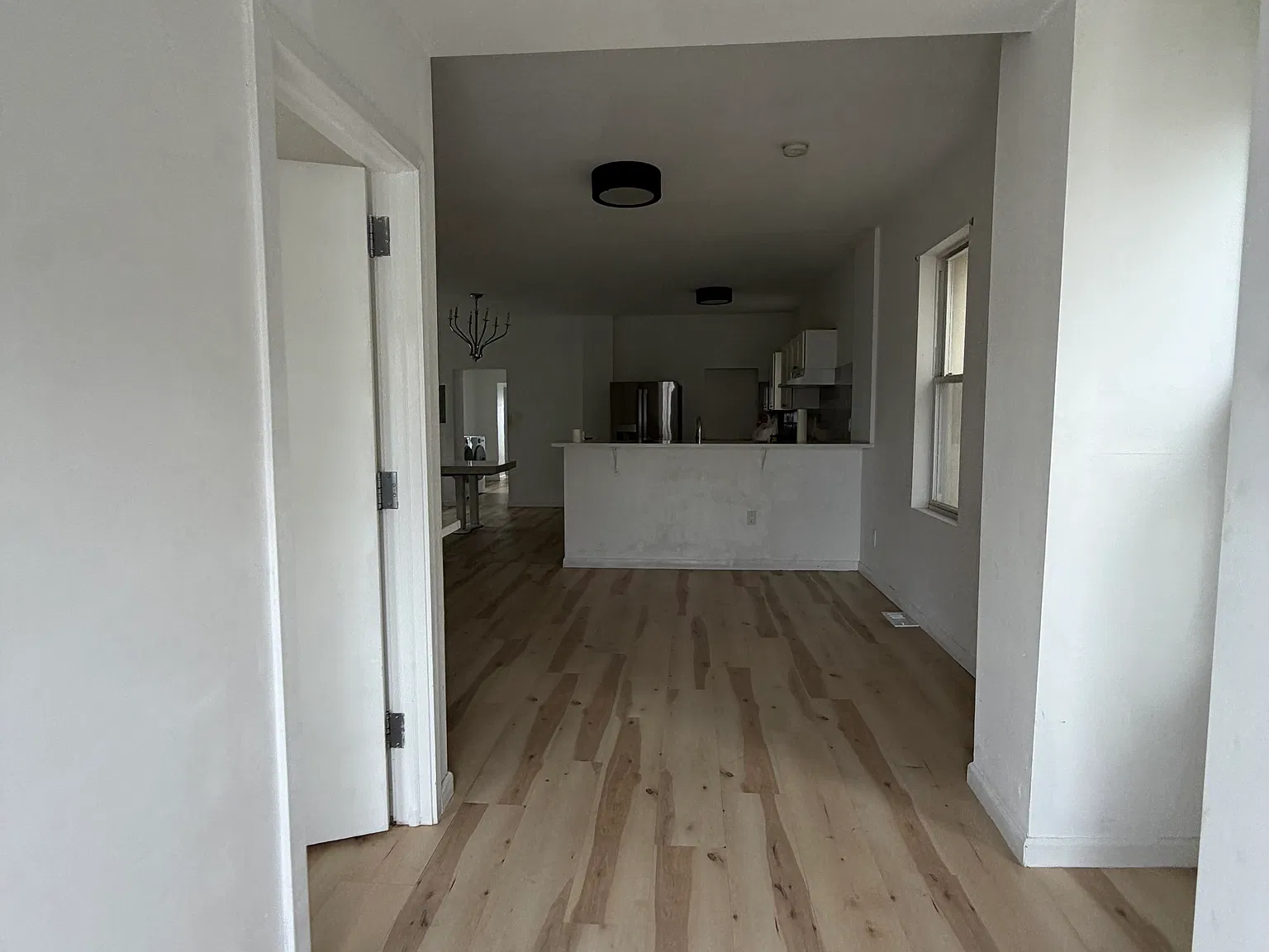 5 bed, 2.5 bath, 1491 sqft, $4,200 — Photo 2