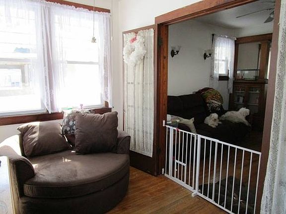 5th image of 216 N B St