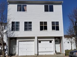 63 Jamie Ln, Staten Island, NY 10312