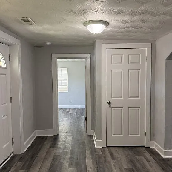1033 Mapole Ave — Photo 2
