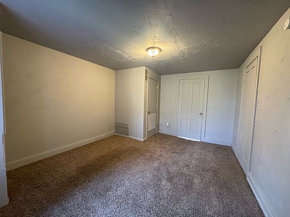 4th image of 447 W King St #2