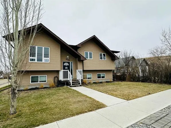 609 E 1st St SW, Drumheller, AB T0J 0Y6
