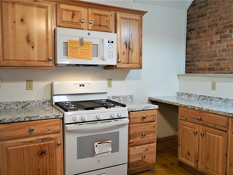 54 North Ave — Photo 6
