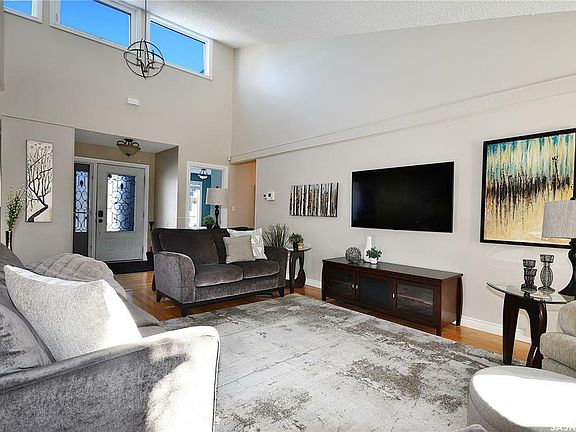 2nd image of 3343 Dent Cres