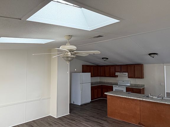 4th image of 7469 Pisces Cir W