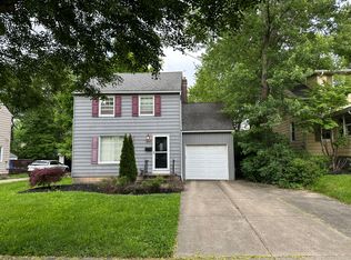 1547 Commodore Rd, Lyndhurst, OH 44124