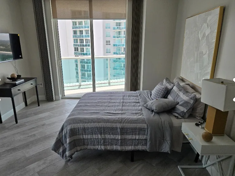 241 Riverside Dr #2209 — Photo 8