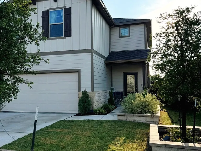 216 Janelle Ln — Photo 1