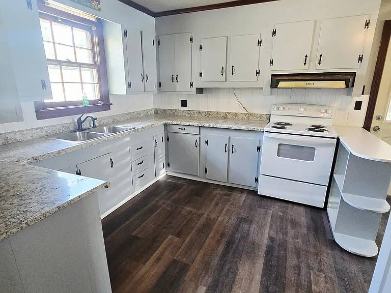 303 4th St NE — Photo 7