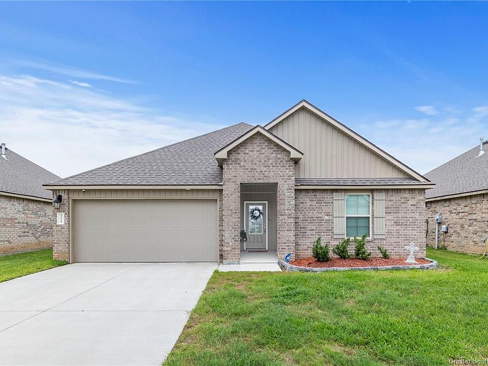 1st image of 2219 S Savannah Lakes Dr