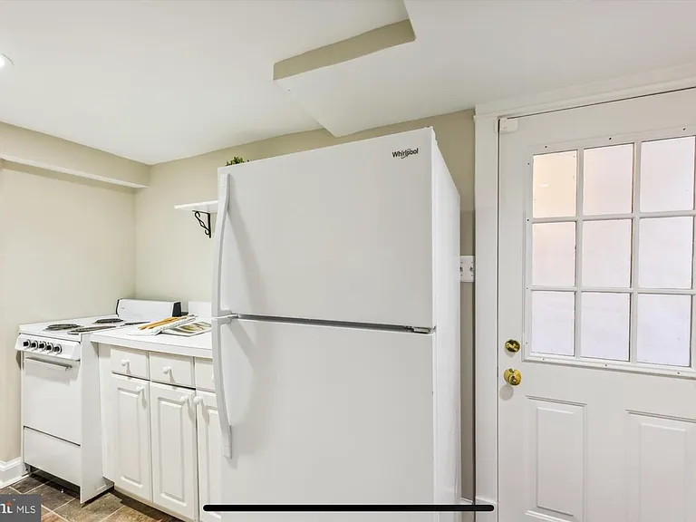 4451 Macarthur Blvd NW — Photo 46