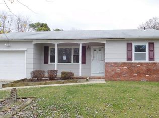 82 Brakenbury Dr, Toms River, NJ 08757