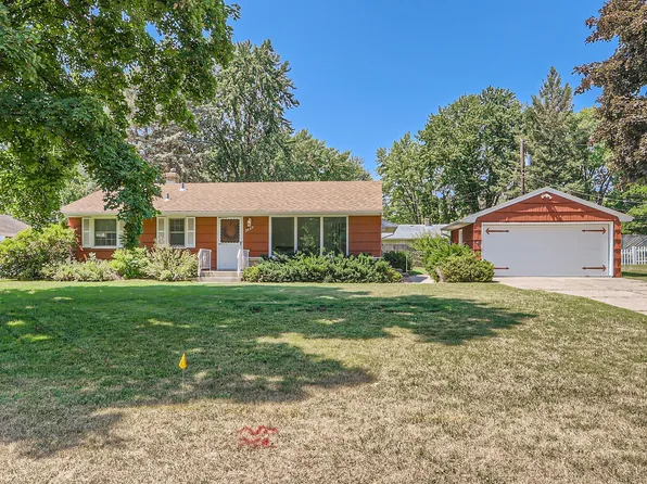 3657 Kenny Ln, White Bear Lake, MN 55110