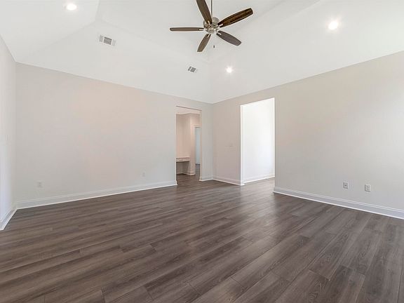 5th image of 10450 Highland Lakes Dr
