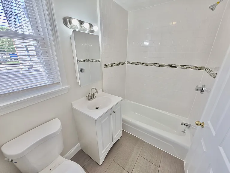 524 Charles St #2F — Photo 7