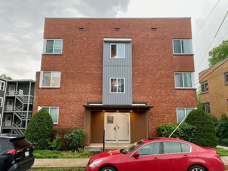 Marlborough Apartments — Photo 10