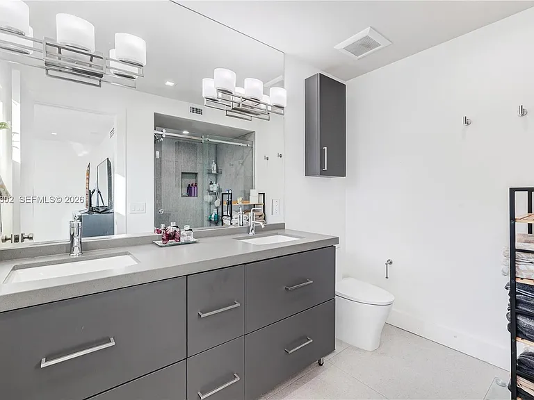 640 Fernwood Rd — Photo 11